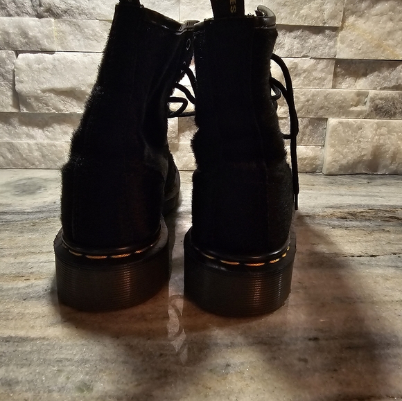 Dr. Martens MADE IN ENGLAND, Black "Pony Fur", 8 eyelet boot - Picture 6 of 8